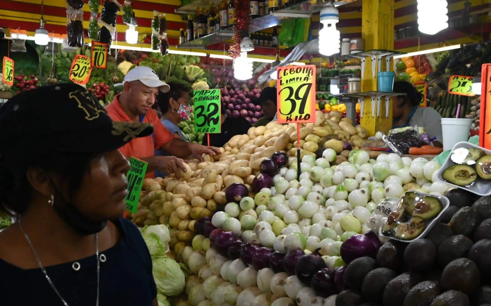 El precio de la papa oscila entre los 32 pesos y el de la cebolla tiene 39 pesos en el mercado de Tampico